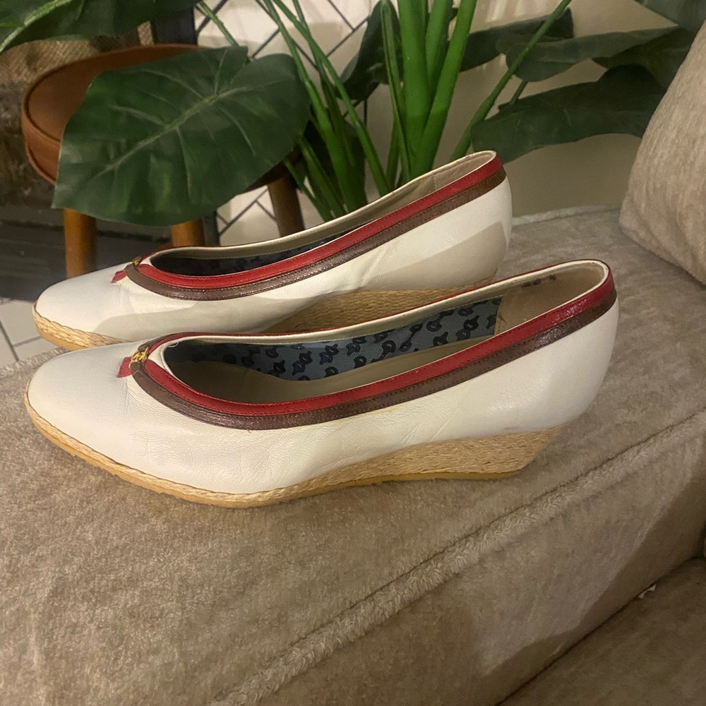 Gucci White Red Brown Leather Wedge Flats Logo Accent Slip On Closed Toe Women's